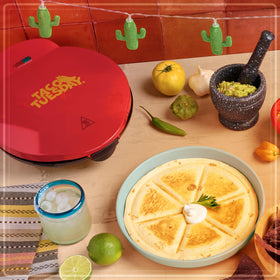 Nostalgia Taco Tuesday Deluxe indicator lights signal power and preheat.