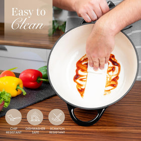 Nuovva enamelled dutch oven with robust handles for easy transfer