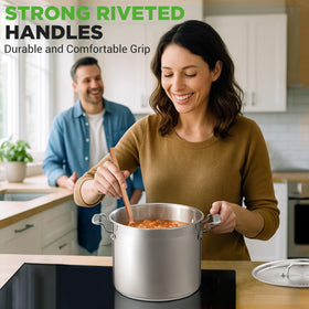 NutriChef large-capacity stockpot ideal for stocks, soups, and stews.