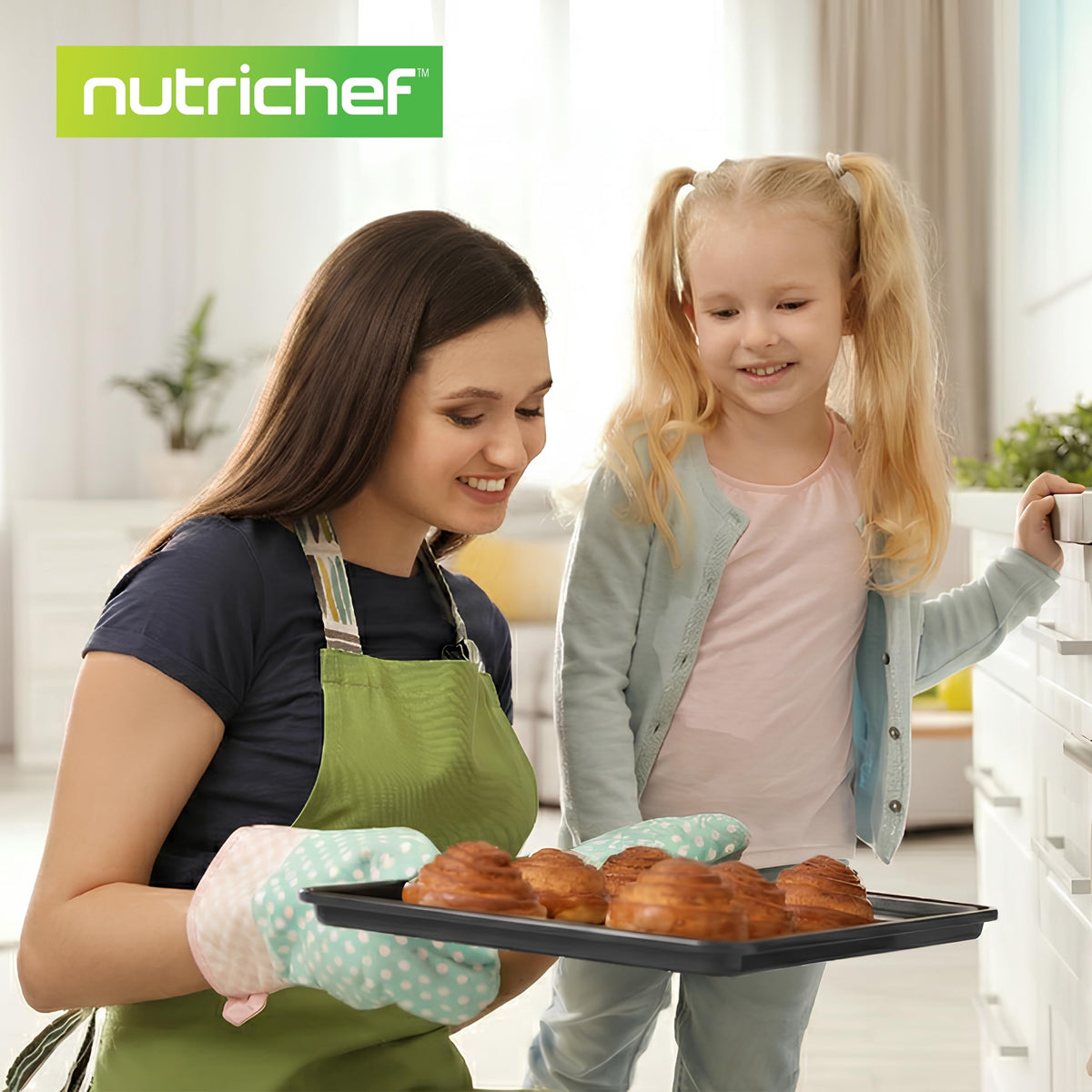 NutriChef roaster pan for even poultry and vegetable roasting.