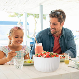 Oggi 2.6-quart bowl for larger prep and convenient serving.