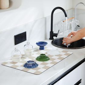 Ohocut checkered drying mat anti-slip back keeps the mat secure on counters.