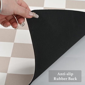 Ohocut checkered drying mat at coffee bar supports quick drying during busy mornings.