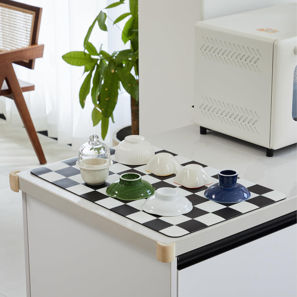 Ohocut checkered design adds color and charm to counters.