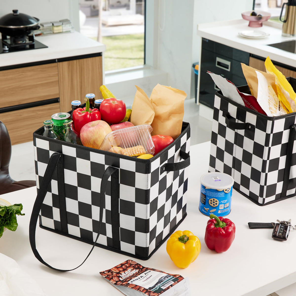Ohocut Checkered bag open with items showing 32L capacity for groceries.