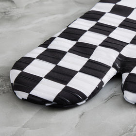 Ohocut 7x13 inch mitt delivers full hand and wrist coverage