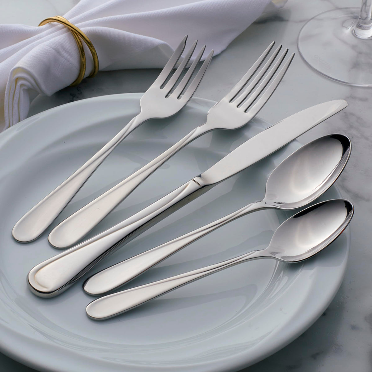 Oneida Flight dishwasher-safe design simplifies after-meal cleanup