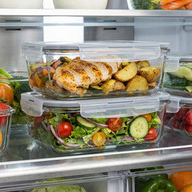 Peaktent freezer-to-oven safe borosilicate glass handles casseroles from fridge to oven.