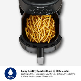 Philips Air Fryer 2000 Series cool-touch handgrips enhance safe handling.