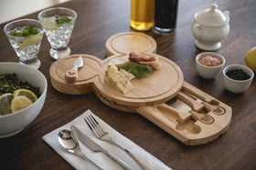 PICNIC TIME Lifetime guarantee signals trusted, long-lasting Disney gift.