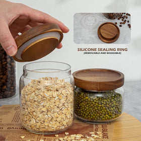 Piconesper wooden lid with silicone seal for a reliable airtight closure.