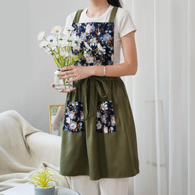 Pinknoke Vintage Pinafore Apron fabric close-up emphasizing wear resistance.