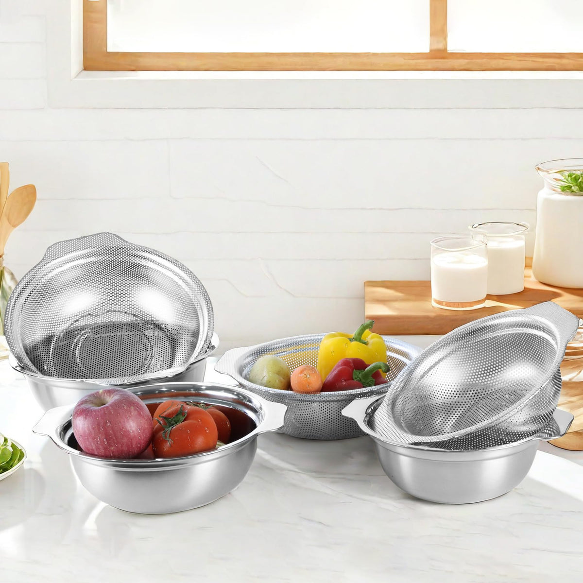 POPGRADE two-piece set doubles as fruit container and salad mixing bowl