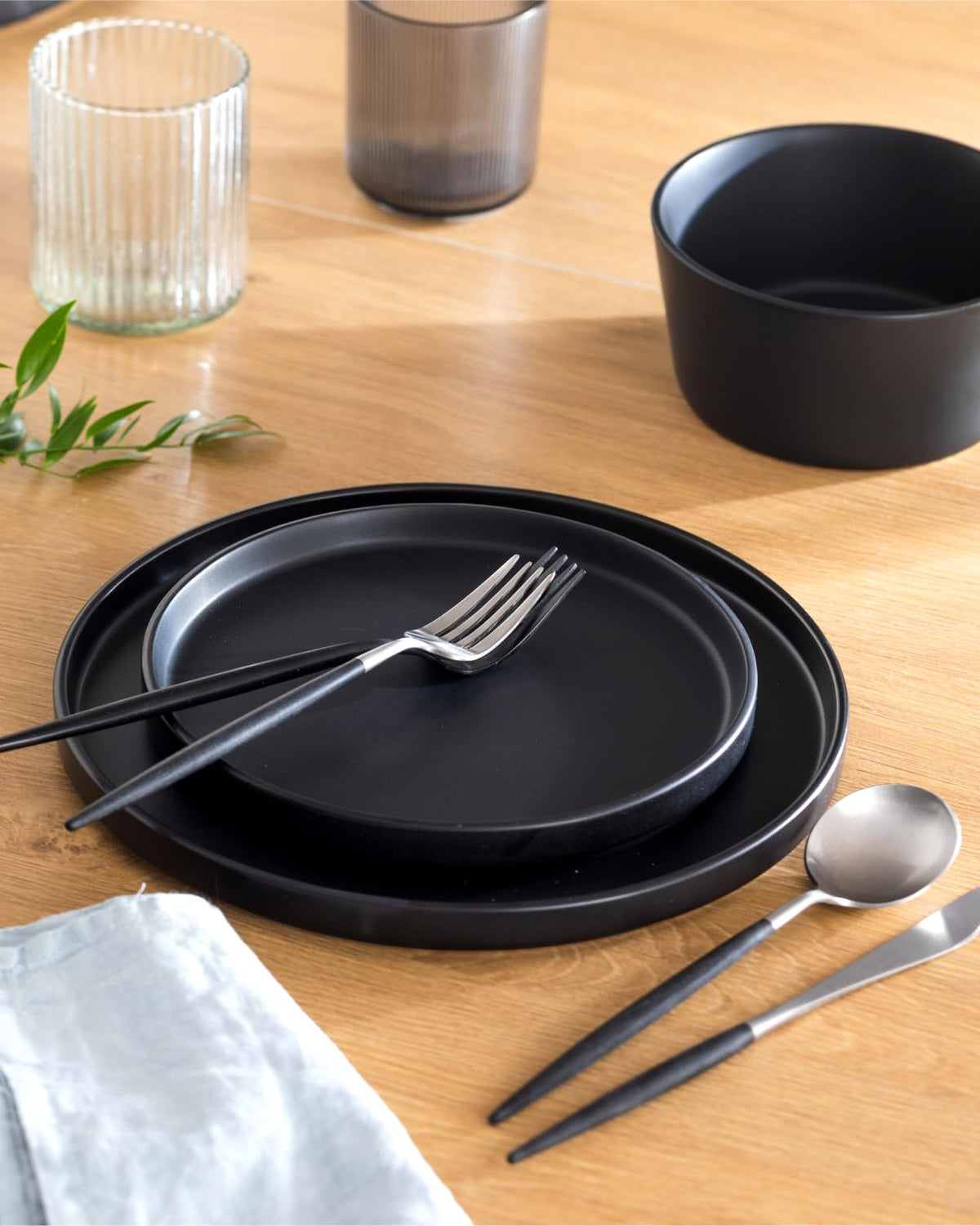 Pure Living Interior Design 16-piece dinnerware set salad plates highlight contemporary table styling.