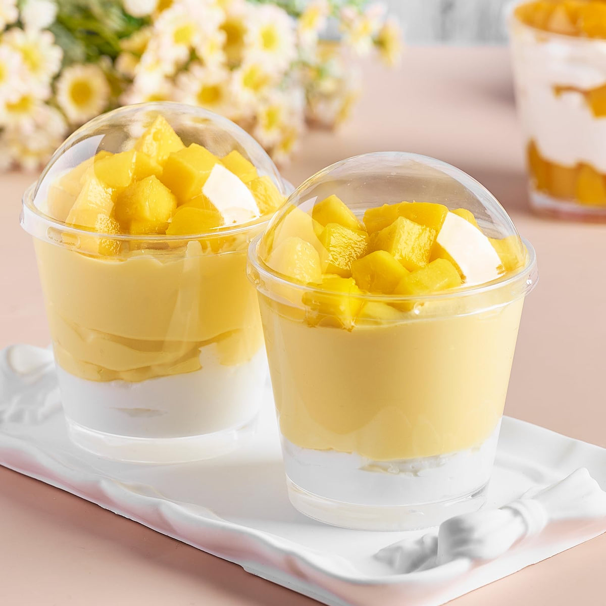 Qeirudu PET lid keeps desserts fresh and dust-free