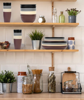 Quatish dishwasher-safe design simplifies weekend gatherings and leftovers.