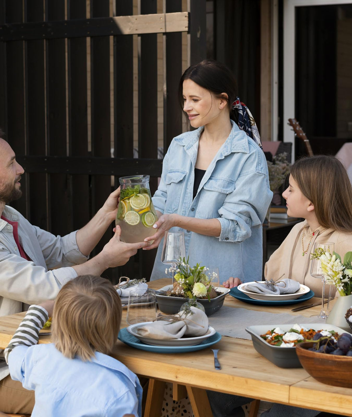 Quatish lightweight dinnerware travel-ready and easy to carry.