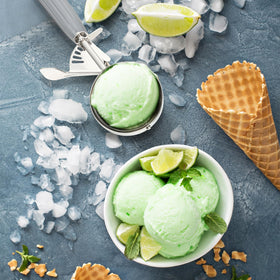 Gift-ready Reallnaive scoop set for baking enthusiasts.