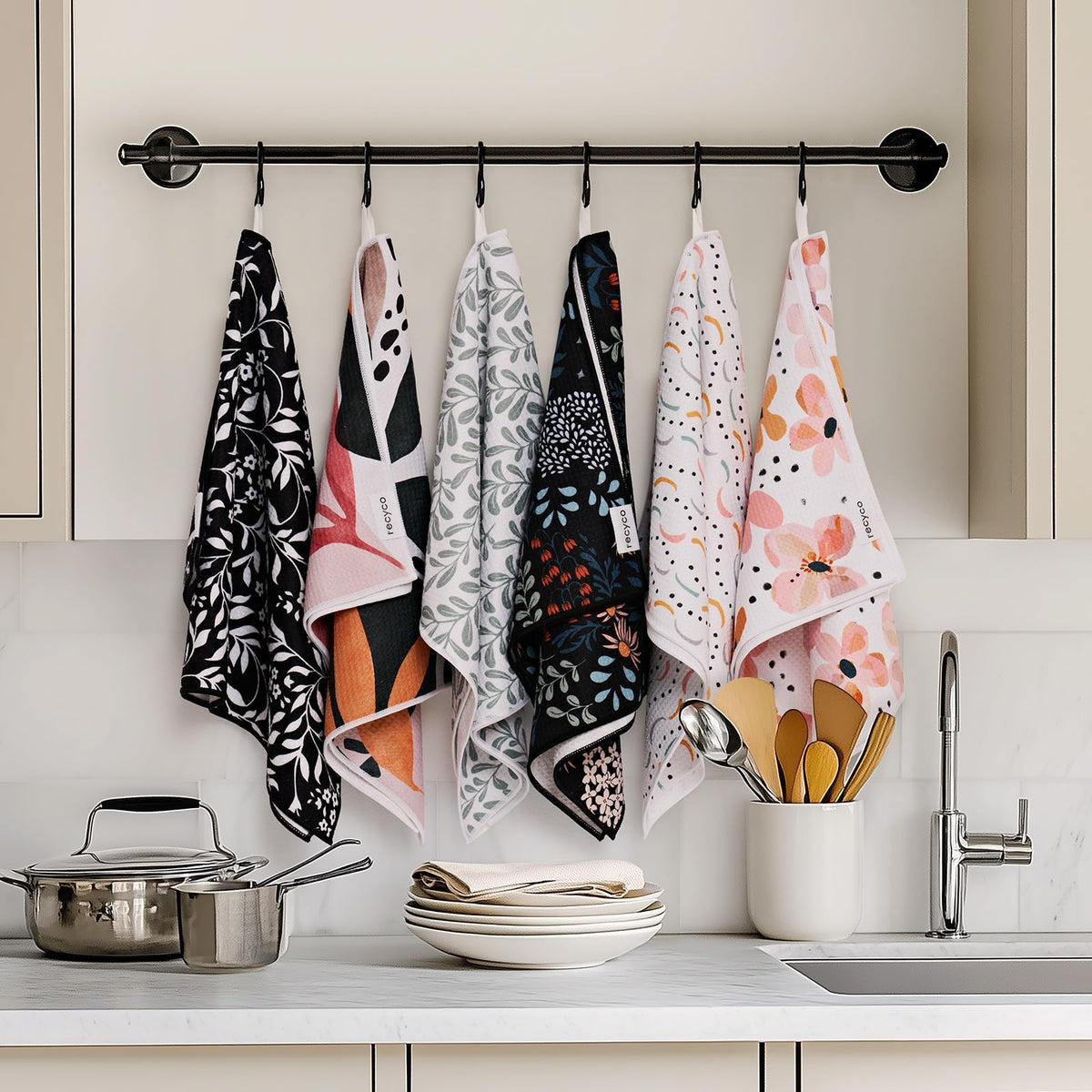 RECYCO gift-ready towels ideal for housewarming or new kitchen.