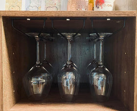 RedDreamer two-pack kit expands stemware storage across surfaces.