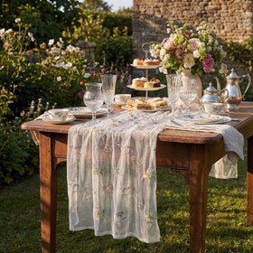 Remagr long table runner extends about 3 meters for banquet tables