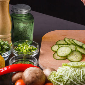 Ritadeshop tabletop display shakers invite guests to sprinkle with ease during meals