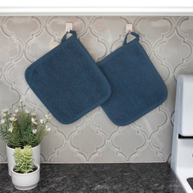 RITZ Royale Terry potholder is machine washable for simple cleanup after cooking.