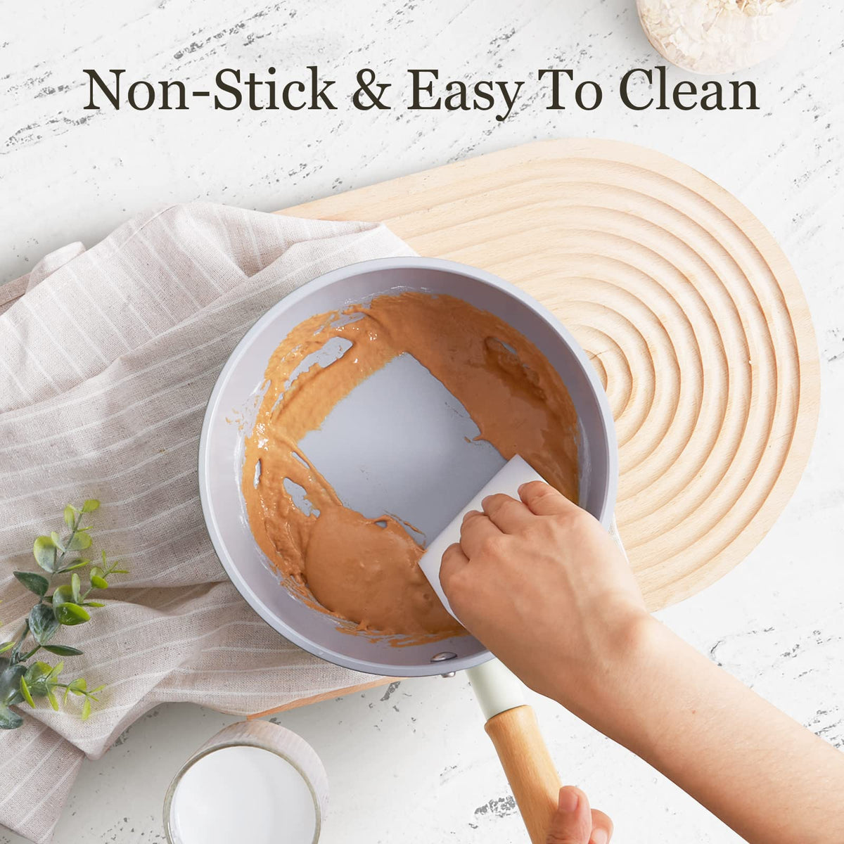 ROCKURWOK heat-resistant glass lid lets you monitor progress easily.