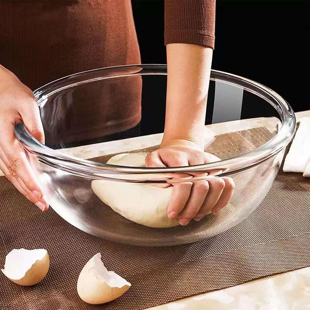 Ronanemon acacia salad servers included for comfortable serving.