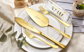 ROXBURGH Mr and Mrs champagne flutes, refined design for weddings and anniversaries.