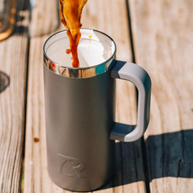 RTIC Road Trip Mug no-sweat exterior keeps hands dry.