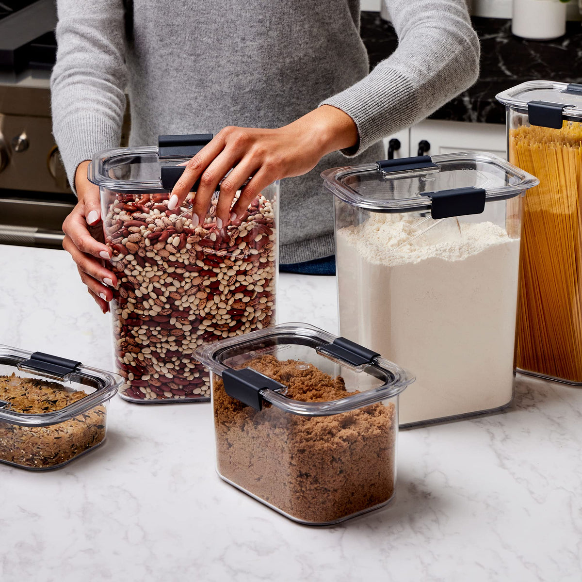 Rubbermaid Brilliance clear set with lids boosts kitchen visibility and quick access.