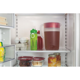 Rubbermaid pitcher with red lid strainer spout for drip-free straining