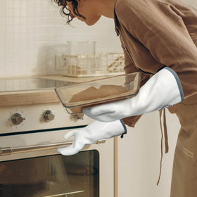 Safety Protection Lingli food-grade silicone gloves allow direct contact with food during prep.