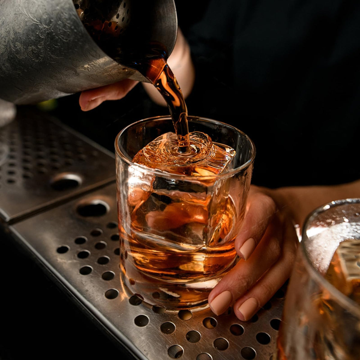 Samuelworld professional-grade trays for crafting impressive home bar ice