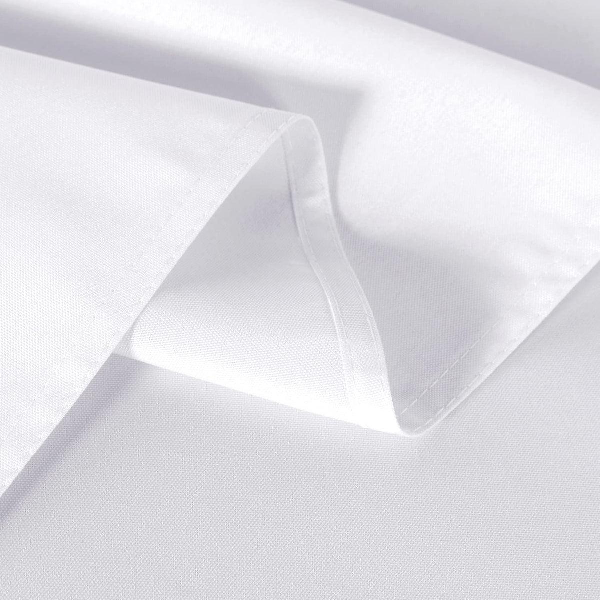 Sancua white tablecloth on outdoor table during a casual party