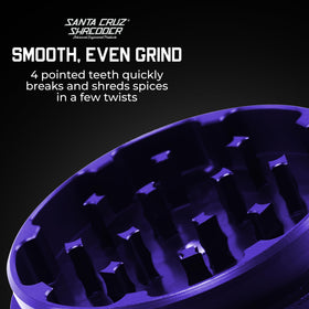 Santa Cruz Shredder magnetic lid seals aroma and prevents spills.