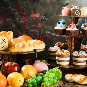 Sawysine baby shower woodland set creating a charming dessert setup.