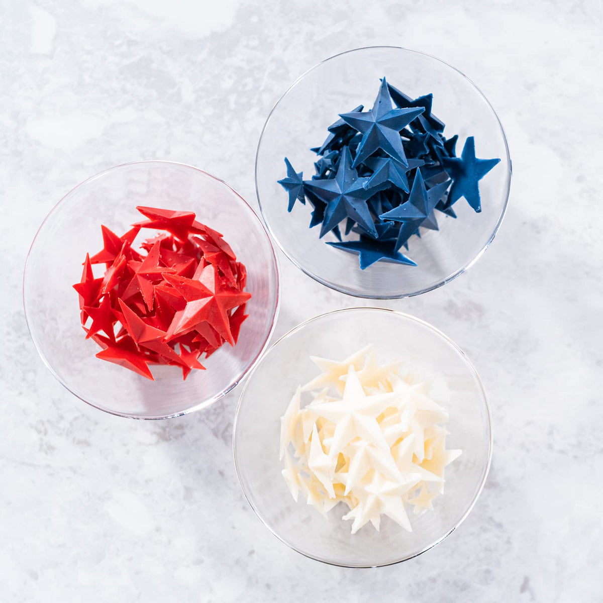 Sawysine salad serving bowls keep greens fresh and reachable