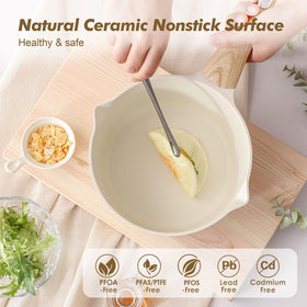 SENSARTE 2.5 qt saucepan with double pour spout supports left or right-handed pouring.