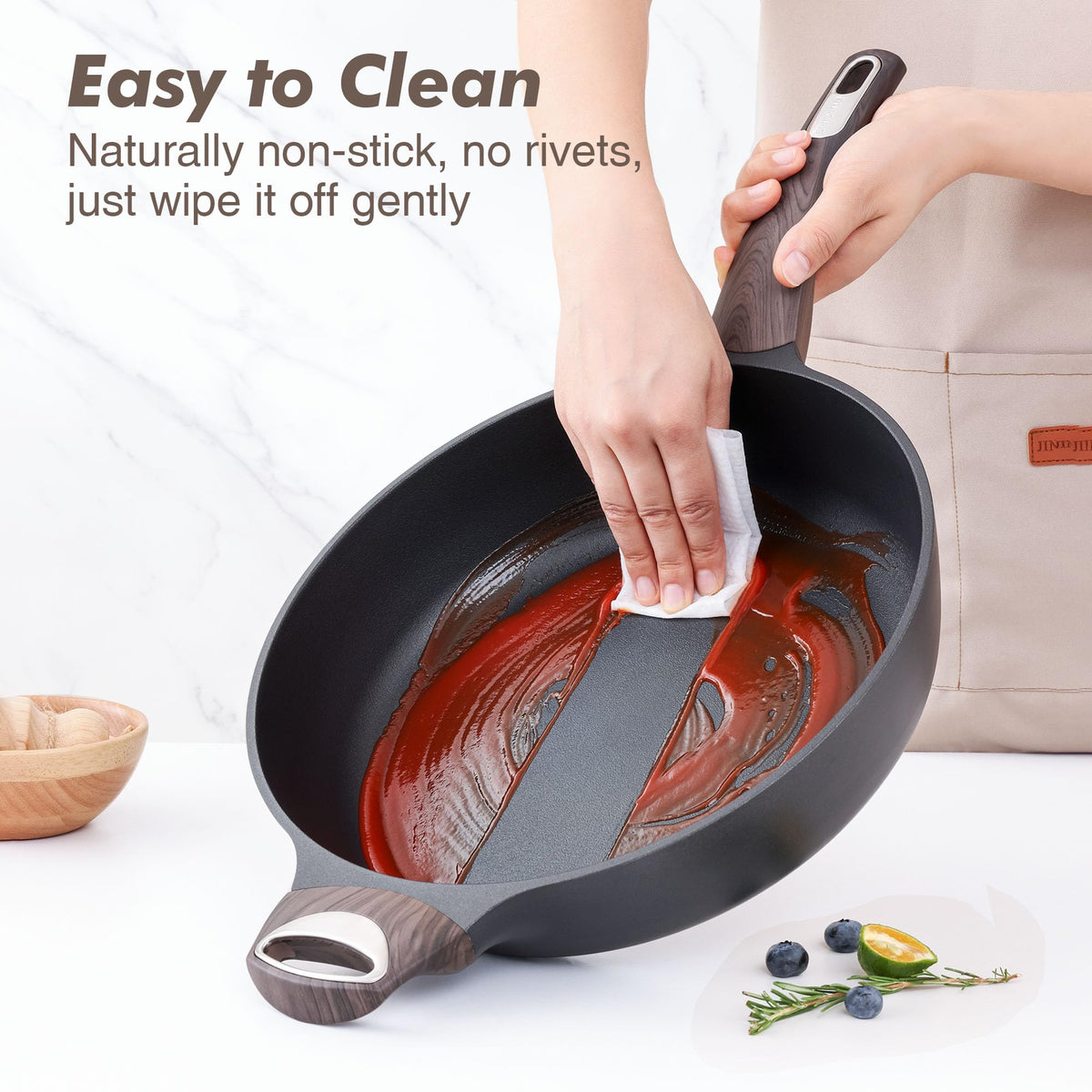 SENSARTE woodgrain Bakelite handle stays cool during cooking.
