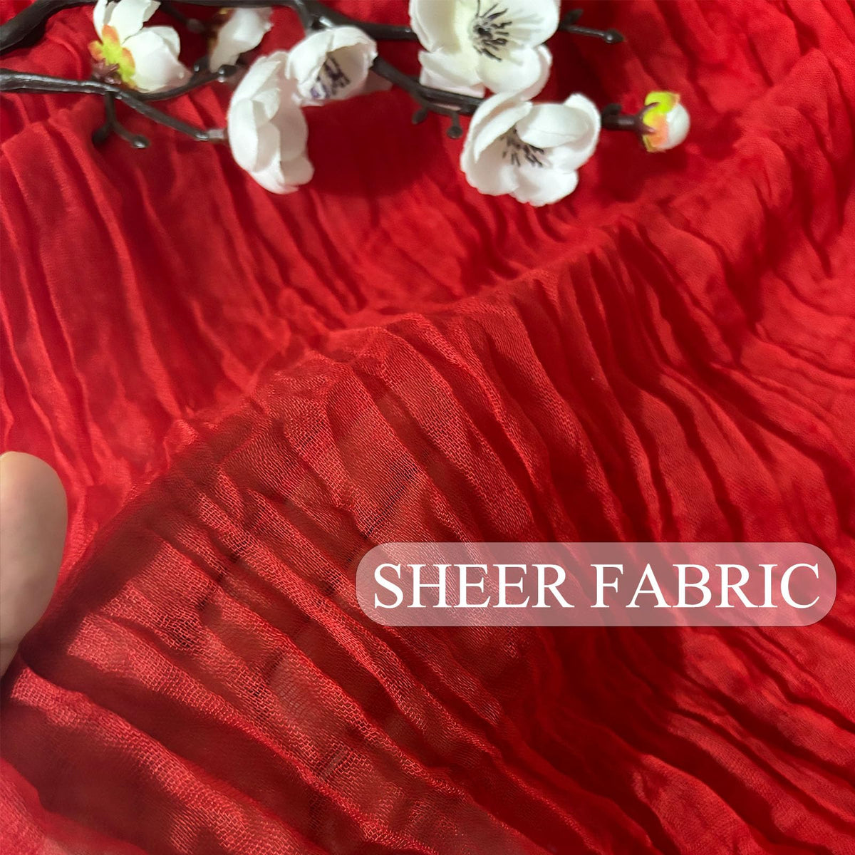 Seveups table runner can be machine washed for easy, practical care.