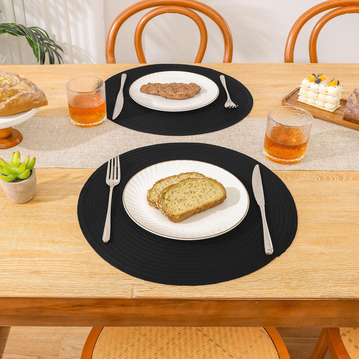 SHACOS 15-inch placemats fit most plates and bowls on any table.