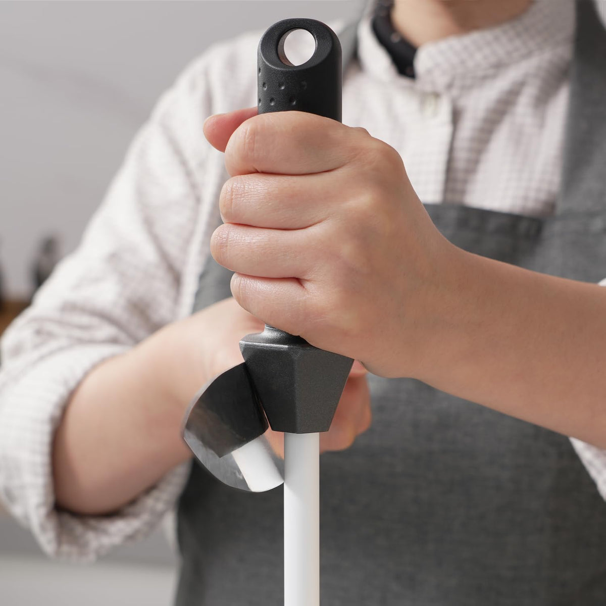 SHARPAL 118H removable rubber cap guards surfaces and reduces chipping