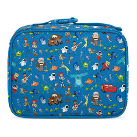 Hadley lunch bag front pocket provides easy access to snacks.