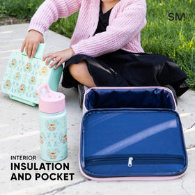 Hadley lunch bag removable strap offers comfortable, adjustable carrying.