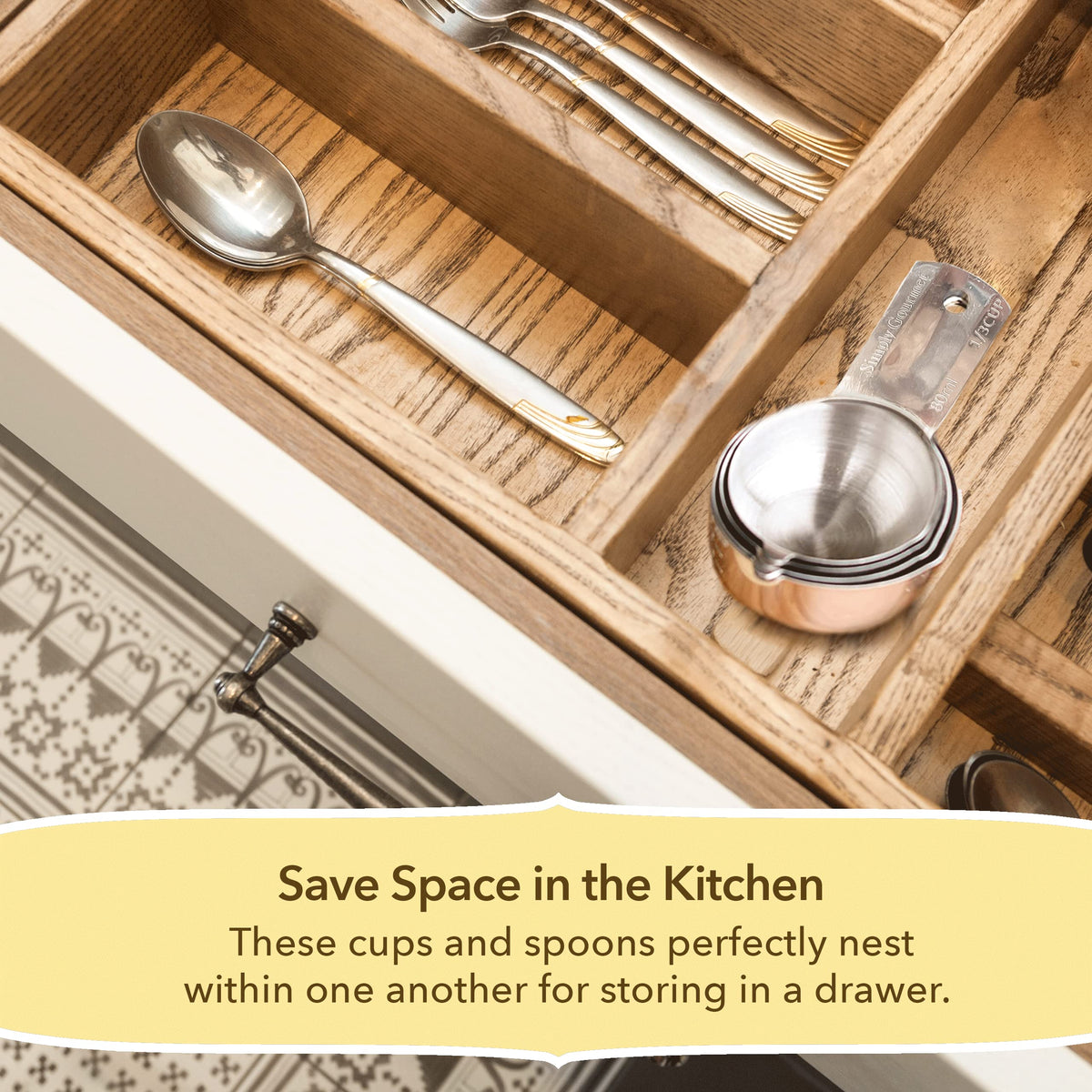 Long handle with leveler feature for easy leveling while cooking.