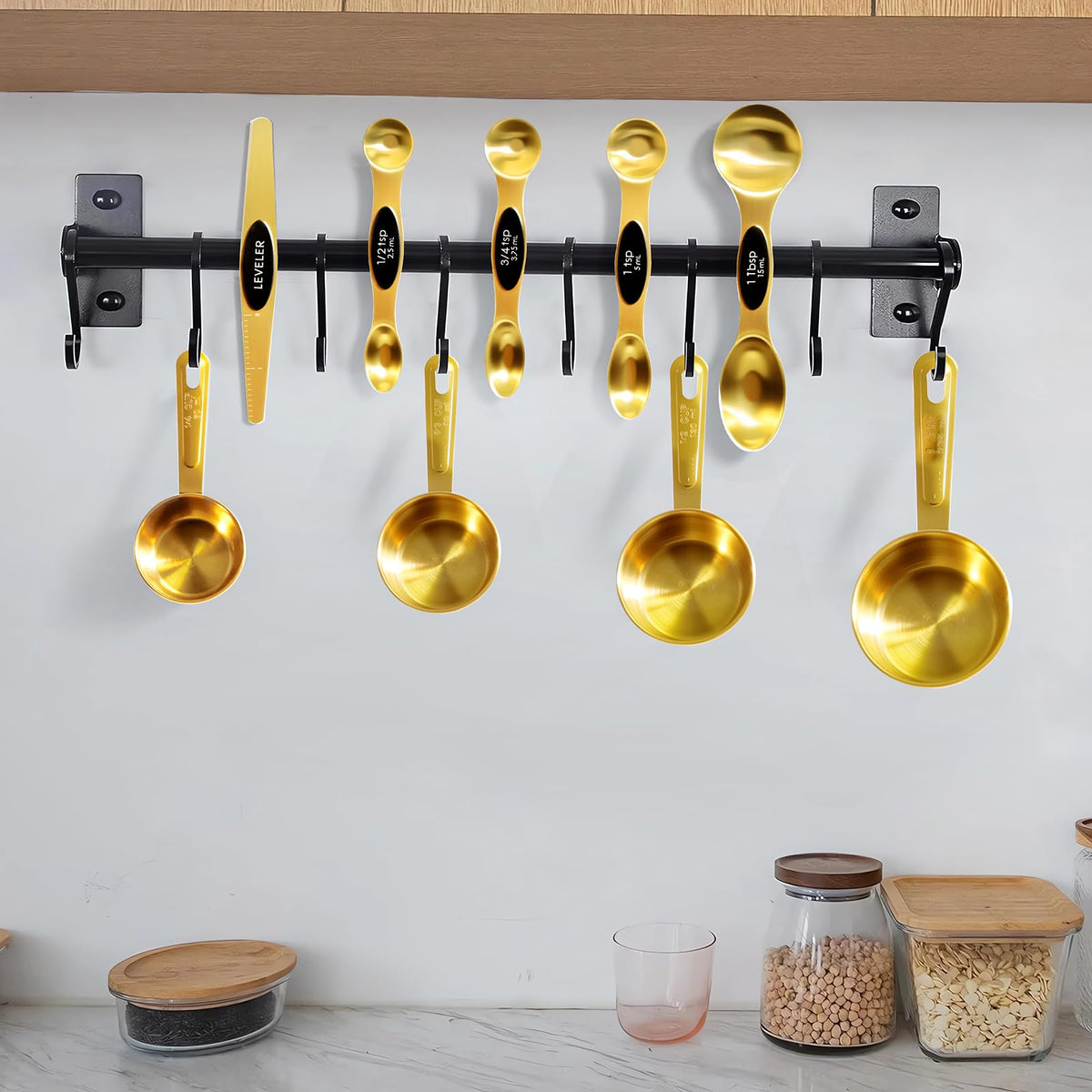 Sinnlicht gold leveler enables even, accurate adjustments.