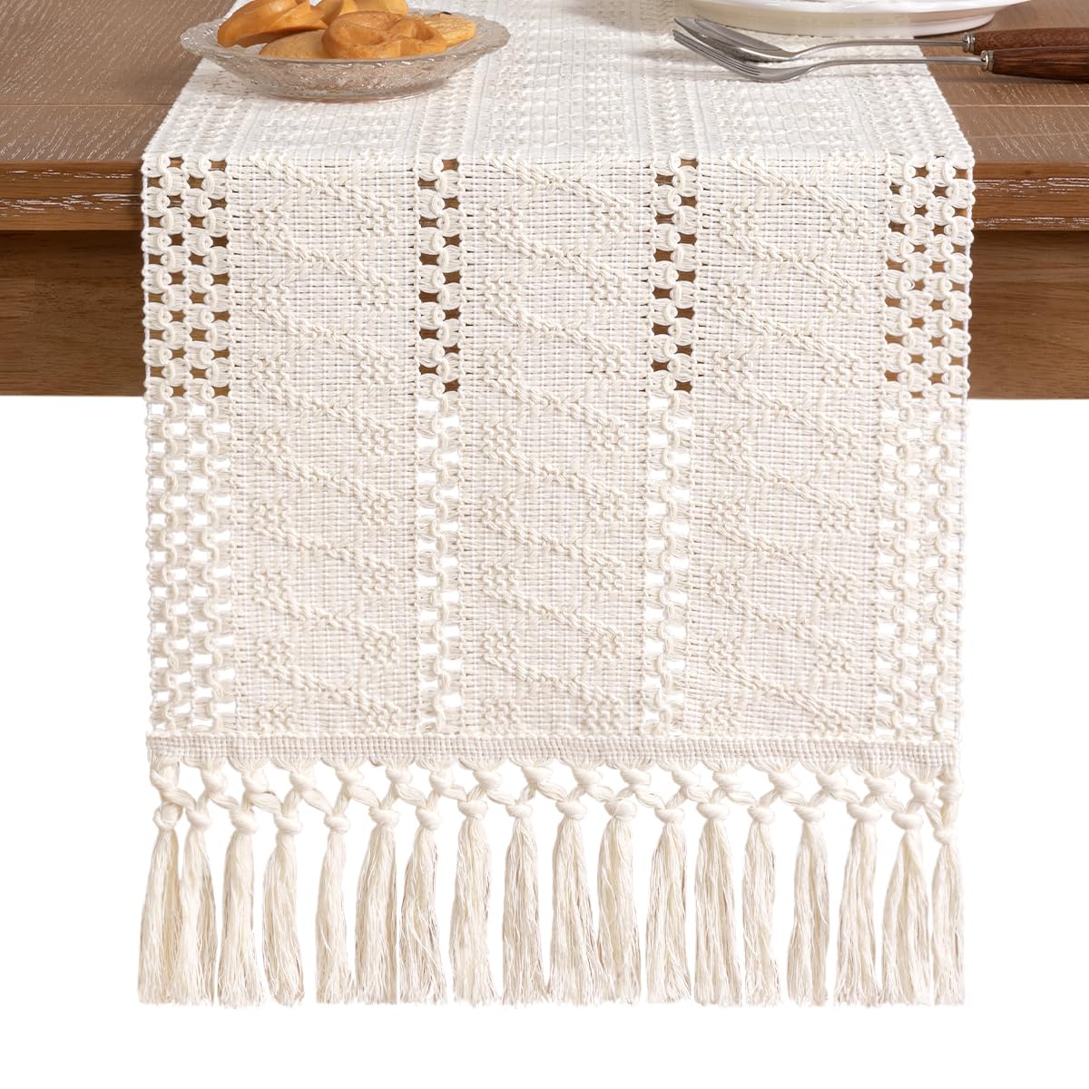 Socomi farmhouse decor idea for dining rooms, dressers, and coffee tables.