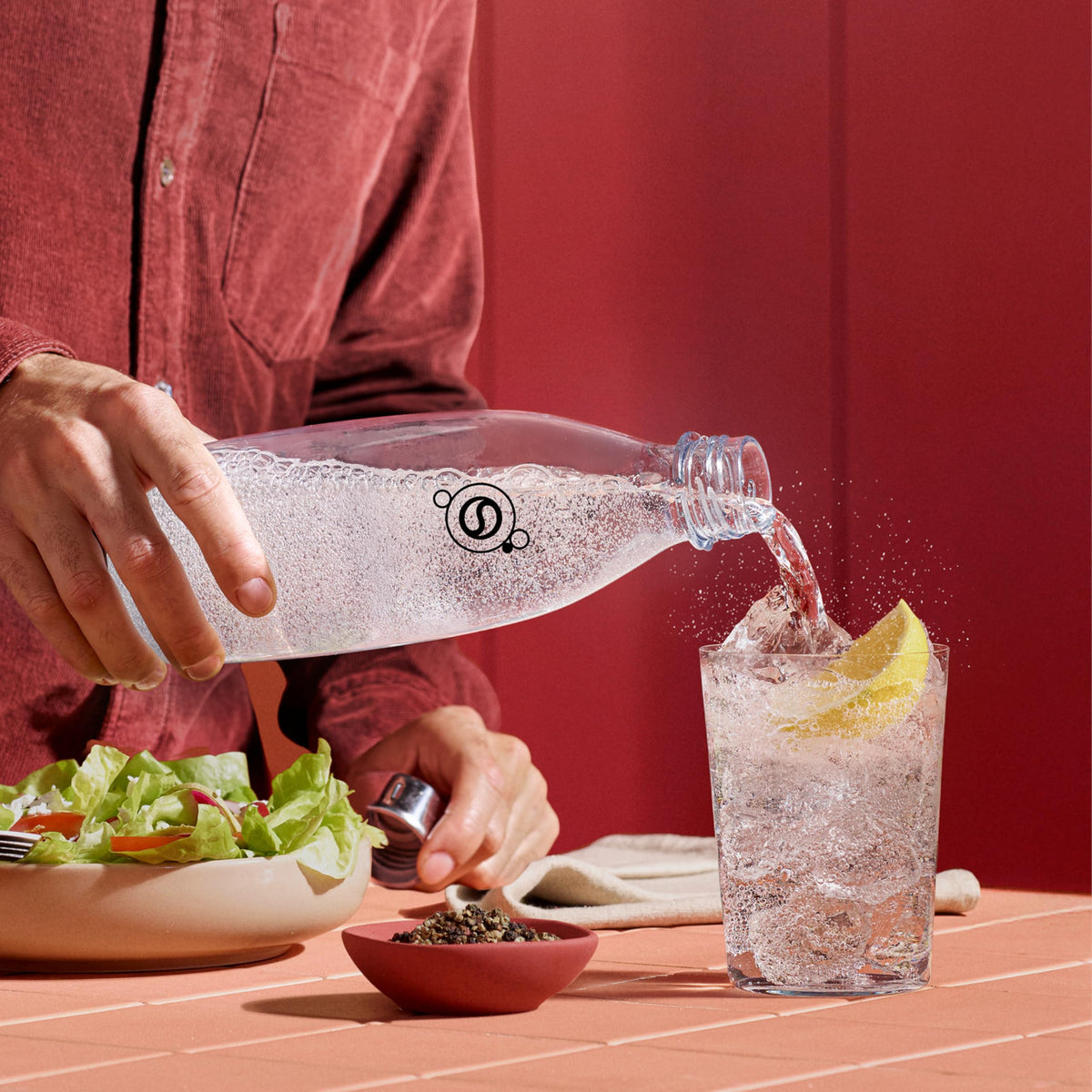 Sodastream bottle cap hermetically sealed white keeps fizz longer.